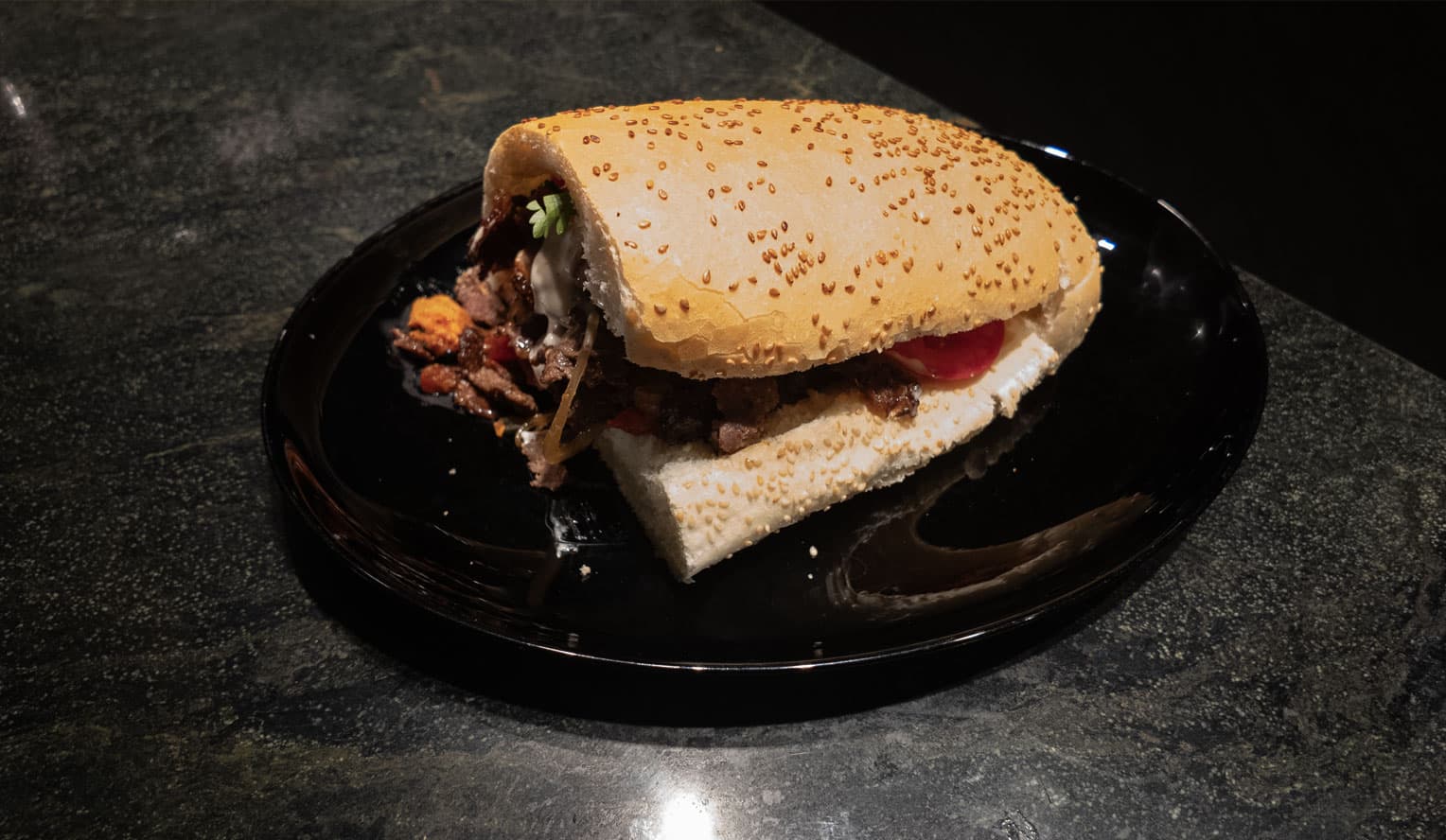 ساندویچ دونر گوشت (بدون قارچ و پیاز)