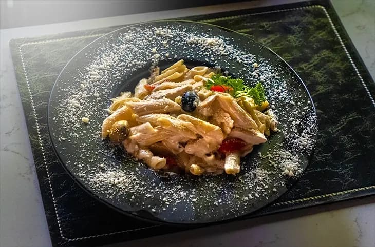 چیکن آلفردو